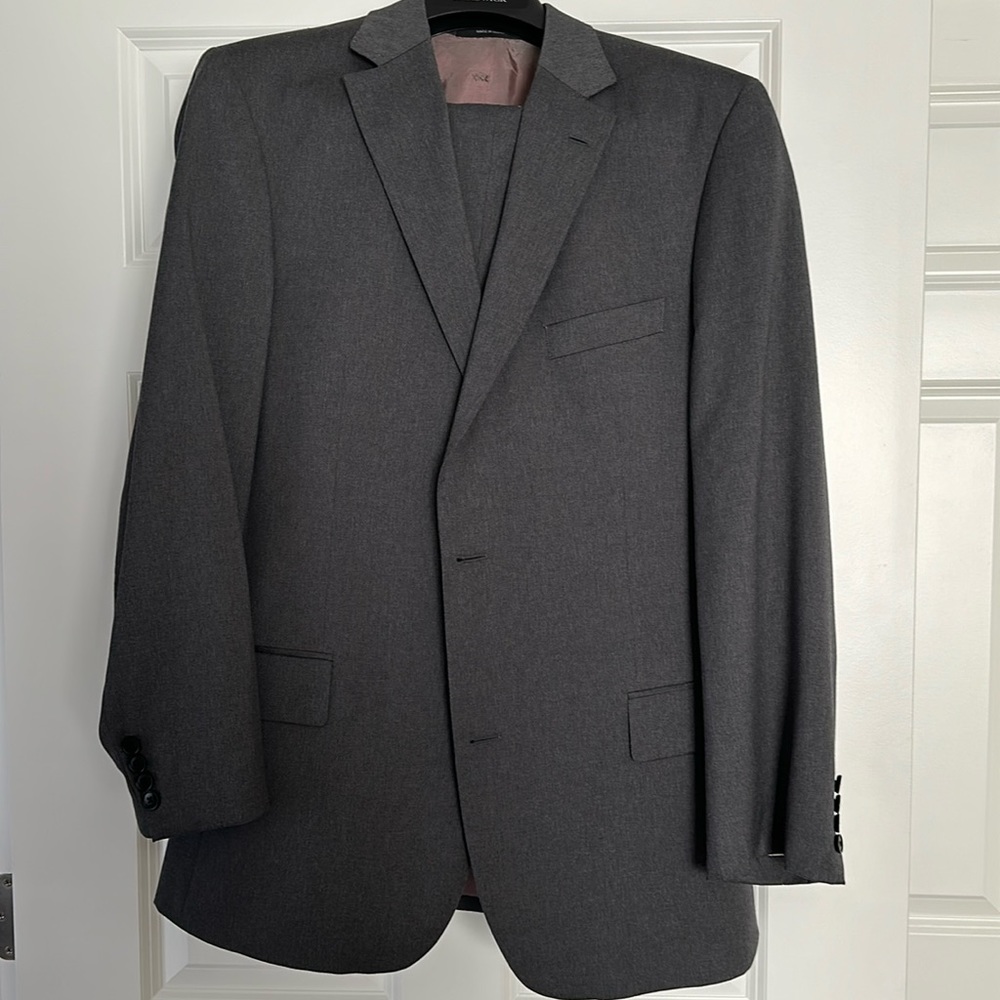 Hugo Boss suit 44L suit